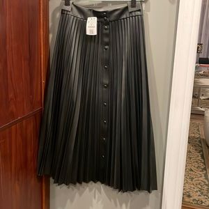 Stradivarius faux leather black pleated skirt